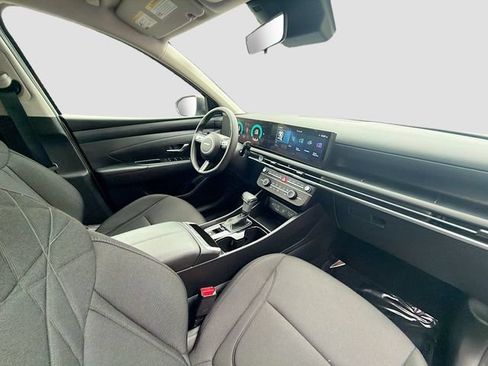 Certified 2025 Hyundai Tucson SE FWD image 26
