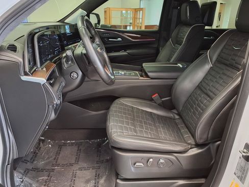 Certified 2023 Cadillac Escalade ESV Sport Platinum w/ LPO, ONYX Package AWD/4WD image 22