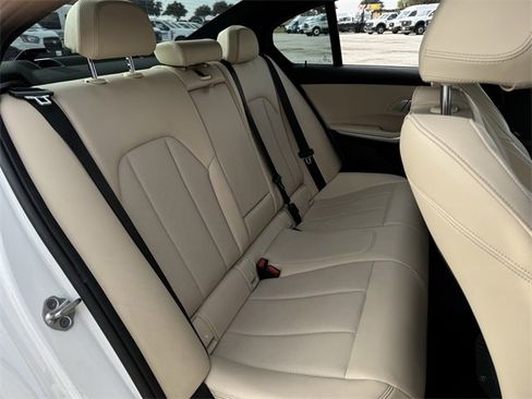 Used 2023 BMW 330i Sedan w/ Driving Assistance Package image 27