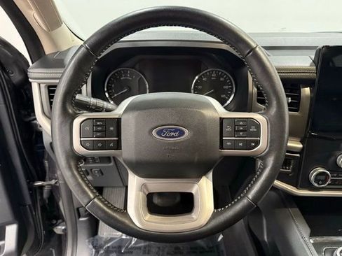 Certified 2024 Ford Expedition XLT image 21