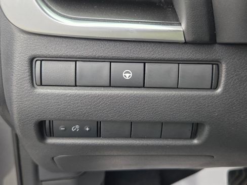 Used 2022 Nissan Rogue SV image 25