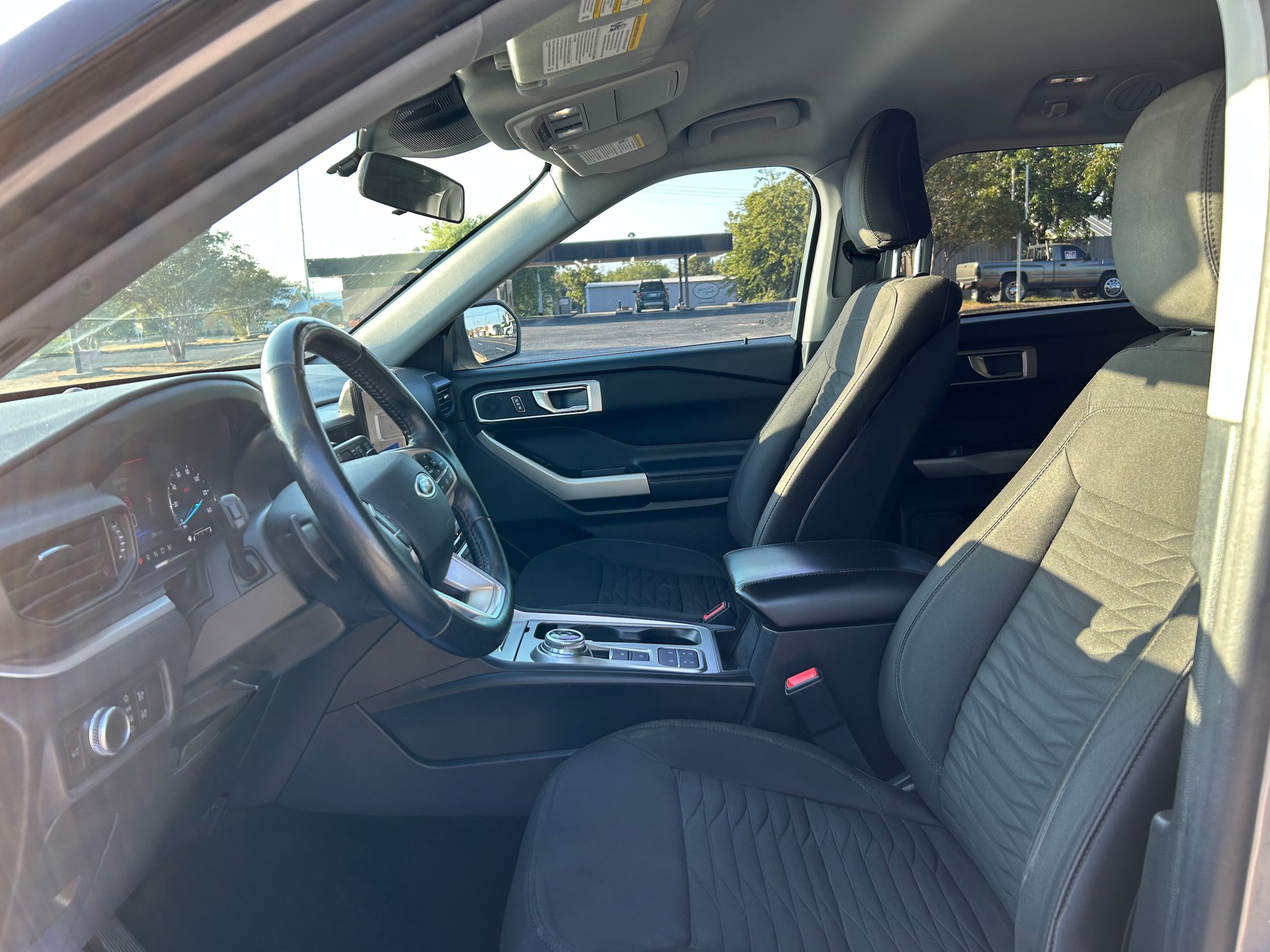 Used 2020 Ford Explorer XLT RWD image 11