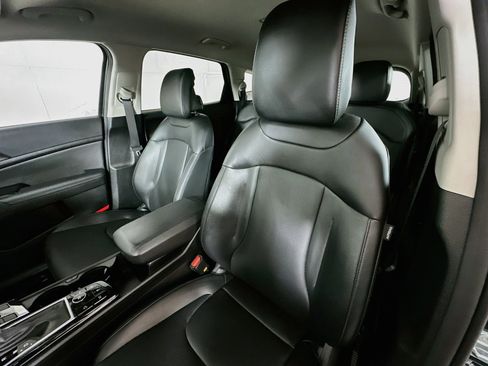 Used 2025 Kia Sportage EX FWD image 21