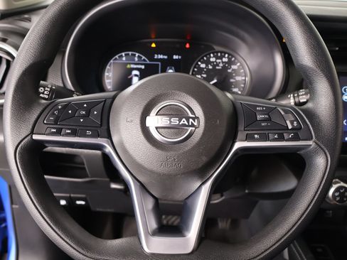 Used 2024 Nissan Kicks SV w/ Interior Electronics Package FWD image 3