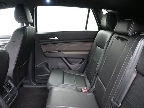 Used 2023 Volkswagen Atlas Cross Sport SE w/ Panoramic Sunroof Package AWD/4WD image 12