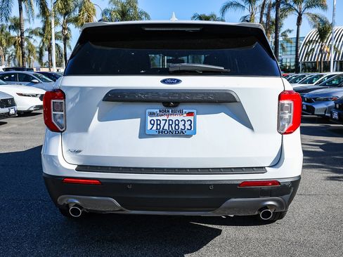 Used 2022 Ford Explorer XLT w/ Equipment Group 202A image 9