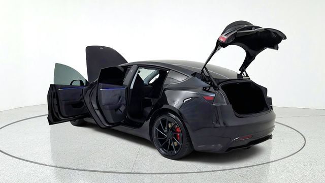 Used 2025 Tesla Model 3 Performance AWD/4WD image 9