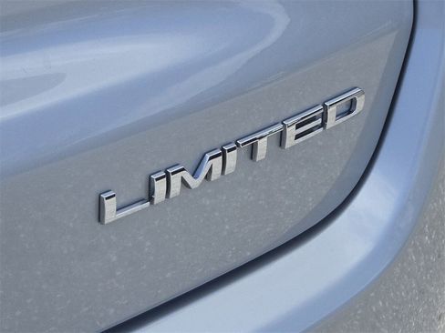 Certified 2024 Jeep Compass Limited w/ Sun and Sound Group image 9