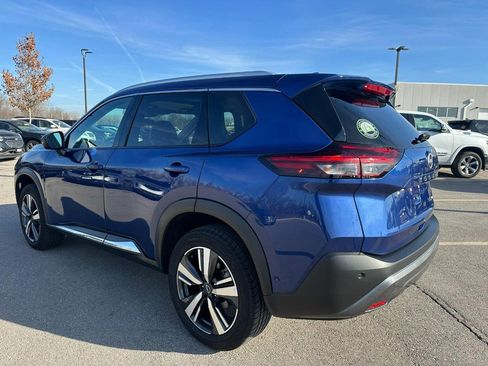 Used 2023 Nissan Rogue SL w/ SL Premium Package image 3