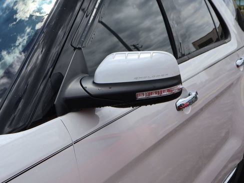 Used 2014 Ford Explorer Limited w/ Equipment Group 302A AWD/4WD image 3