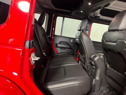 Used 2024 Jeep Wrangler Unlimited Rubicon 4xe AWD/4WD image 18