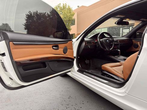 Used 2011 BMW 328i xDrive Coupe image 23