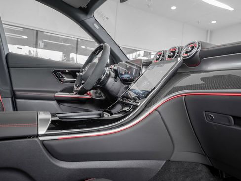 New 2025 Mercedes-Benz GLC 43 AMG 4MATIC image 18