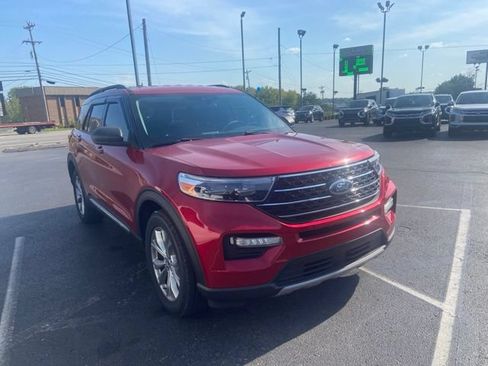 Used 2021 Ford Explorer XLT w/ Equipment Group 202A AWD/4WD image 3