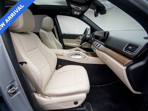Used 2024 Mercedes-Benz GLE 350 4MATIC w/ Winter Package image 13