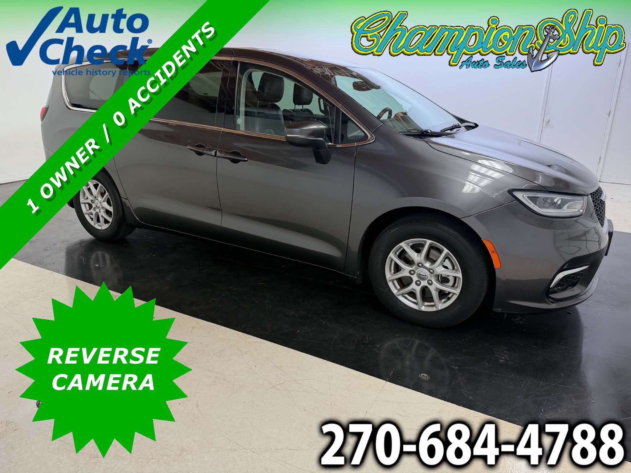 Used 2023 Chrysler Pacifica Touring-L FWD image 1