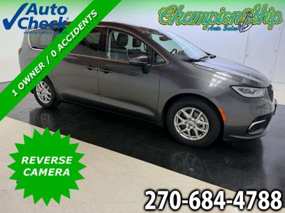 Used 2023 Chrysler Pacifica Touring-L