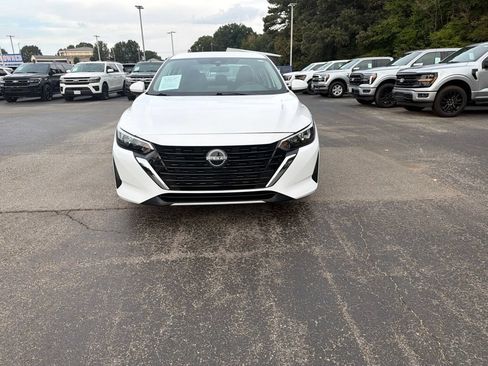 Used 2025 Nissan Sentra SV FWD image 8
