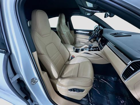 Certified 2023 Porsche Cayenne Platinum Edition AWD/4WD image 29