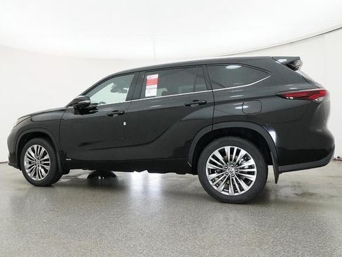 New 2026 Toyota Highlander Platinum AWD/4WD image 20