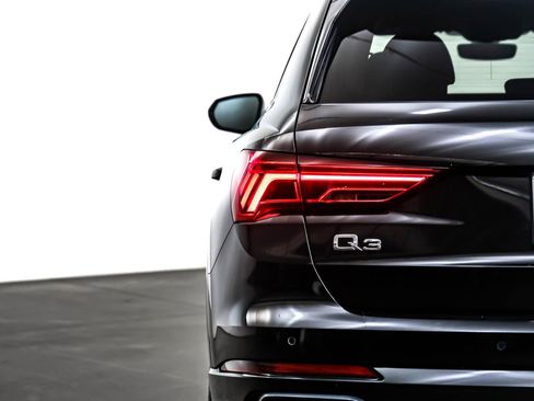 Used 2021 Audi Q3 2.0T Premium image 14