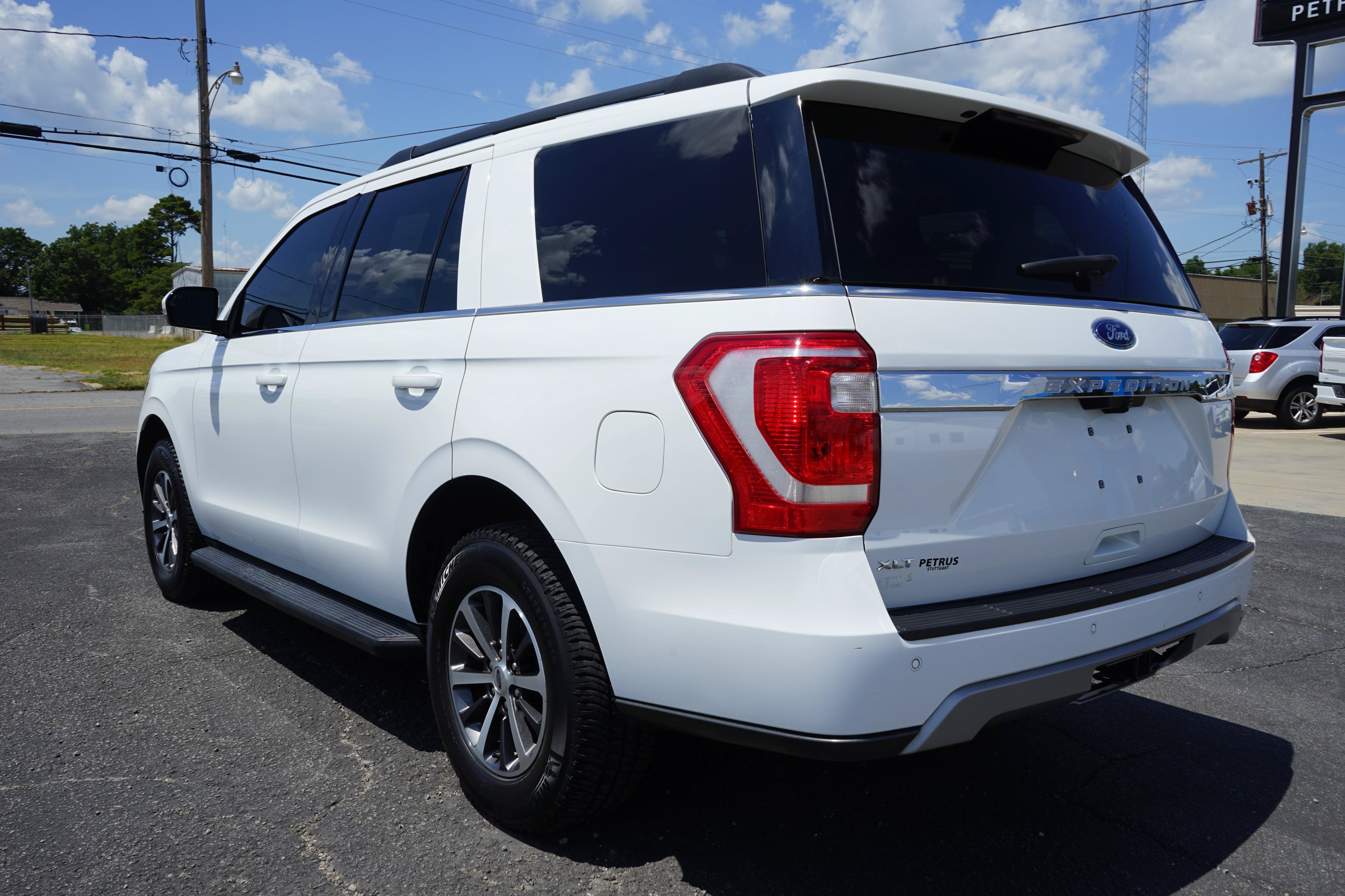 Used 2019 Ford Expedition XLT w/ Equipment Group 201A RWD image 3