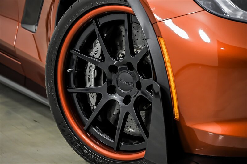 Used 2015 Chevrolet Corvette Z06 w/ 3LZ Preferred Equipment Group RWD image 3