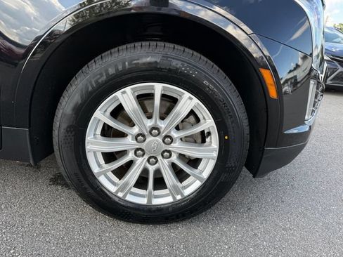 Used 2017 Cadillac XT5 FWD image 32