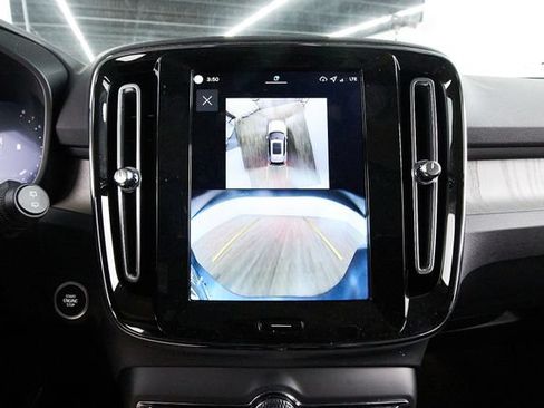 Certified 2026 Volvo XC40 B5 Plus AWD/4WD image 14