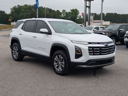 New 2026 Chevrolet Equinox LT FWD image 2