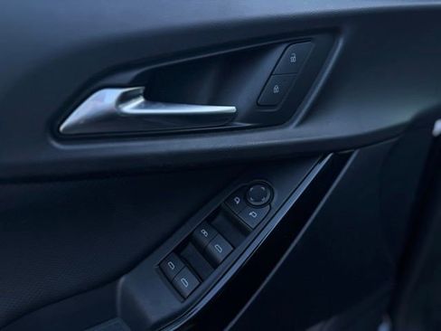 Used 2025 Chevrolet Equinox LT image 12