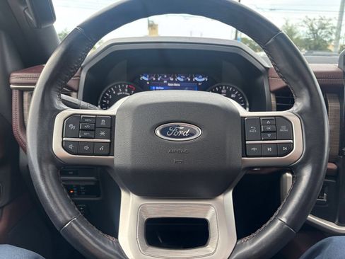 Used 2024 Ford Expedition Limited AWD/4WD image 31