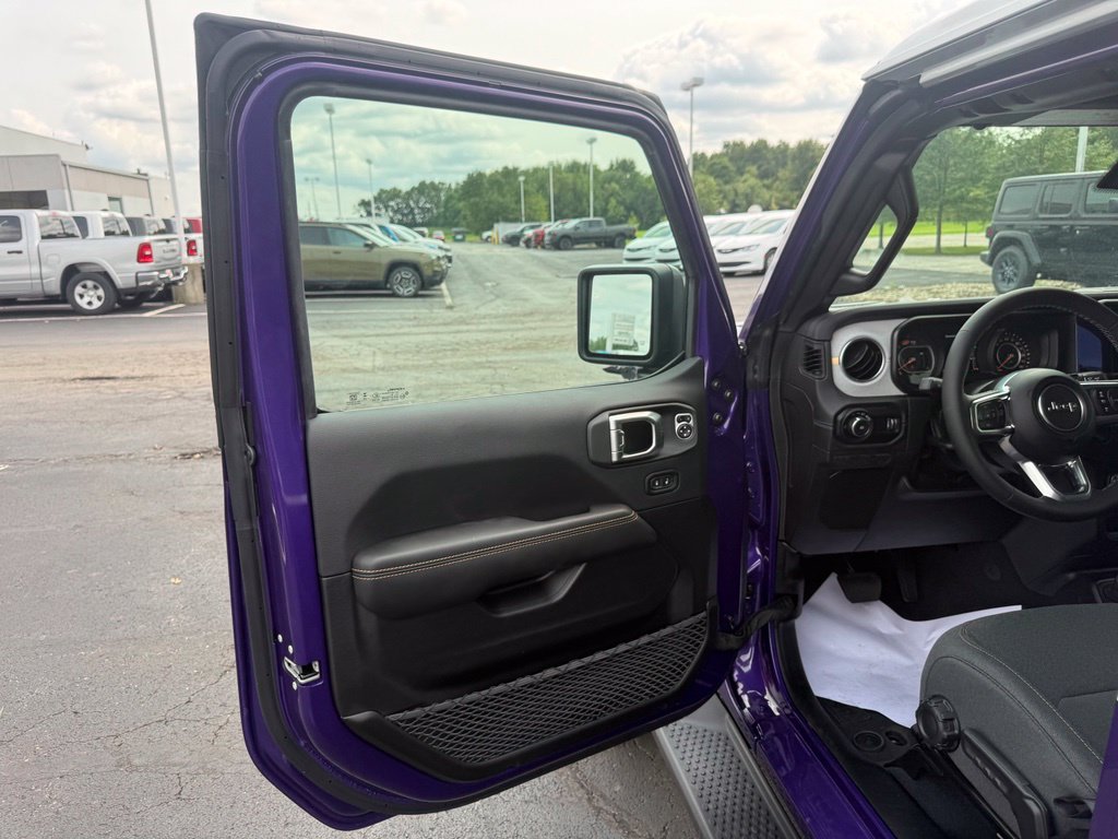 New 2026 Jeep Wrangler Unlimited Sahara w/ Whitecap Package AWD/4WD image 12