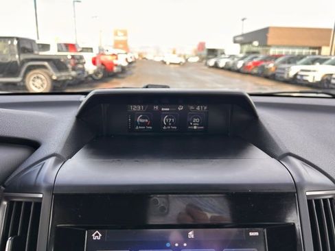 Used 2022 Subaru Forester Premium image 16