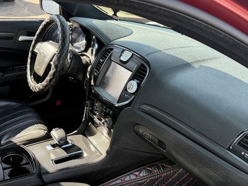 Used 2014 Chrysler 300 S RWD image 11