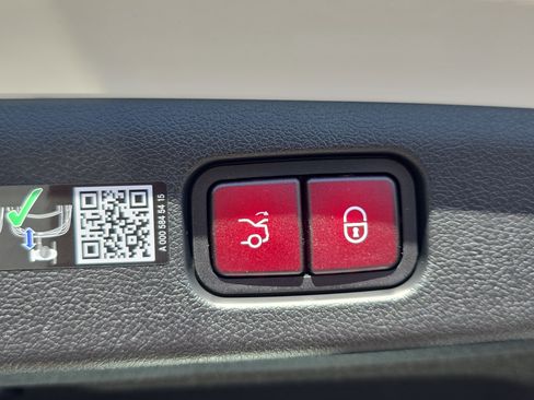 New 2026 Mercedes-Benz E 350 4MATIC Sedan image 13