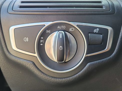 Used 2018 Mercedes-Benz GLC 300 4MATIC image 23