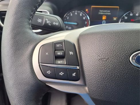 Used 2024 Ford Explorer XLT w/ Equipment Group 202A AWD/4WD image 23