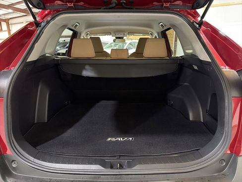 Used 2019 Toyota RAV4 LE image 31
