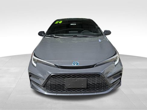 Used 2024 Toyota Corolla SE w/ SE Package AWD/4WD image 2