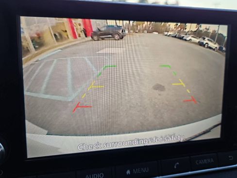 Used 2021 Nissan Sentra SV image 9