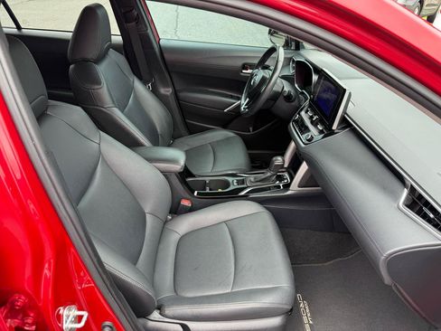 Used 2023 Toyota Corolla Cross XLE FWD image 18