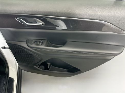 Used 2023 Jeep Grand Cherokee L Laredo image 29