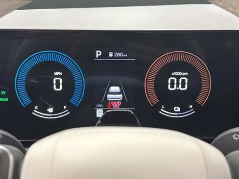 Used 2025 Hyundai Santa Fe SEL image 16