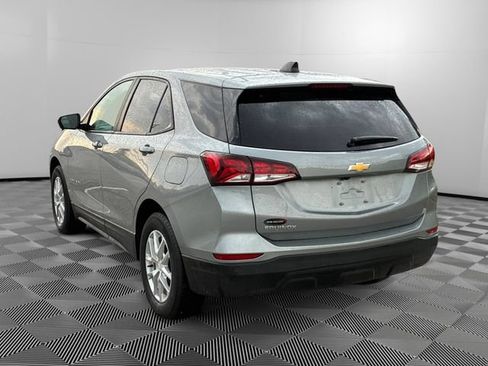 Certified 2023 Chevrolet Equinox LS w/ LS Convenience Package FWD image 3