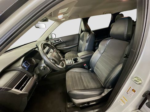 Used 2024 Mitsubishi Outlander SE image 13