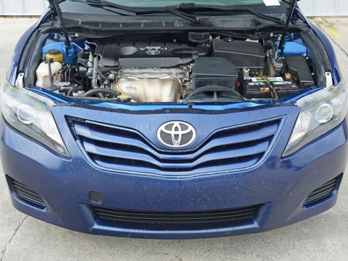 Used 2010 Toyota Camry image 7