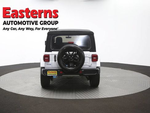Used 2022 Jeep Wrangler Unlimited Sahara w/ Cold Weather Group AWD/4WD image 37