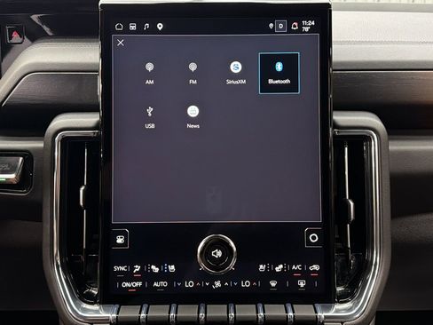 Used 2026 GMC Yukon Denali w/ Sun & Power Step Package AWD/4WD image 30