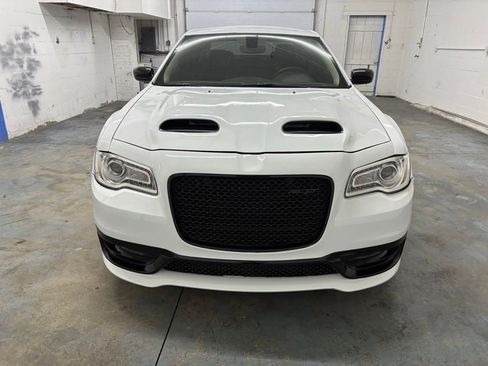 Used 2023 Chrysler 300 Touring w/ Sport Appearance Package RWD image 8